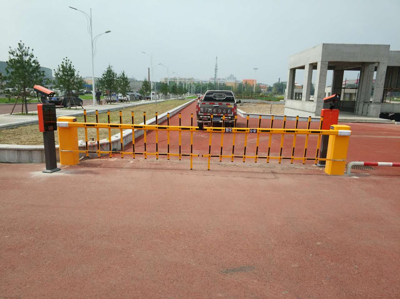 吉林省敦化市某机关单位车牌识别停车场